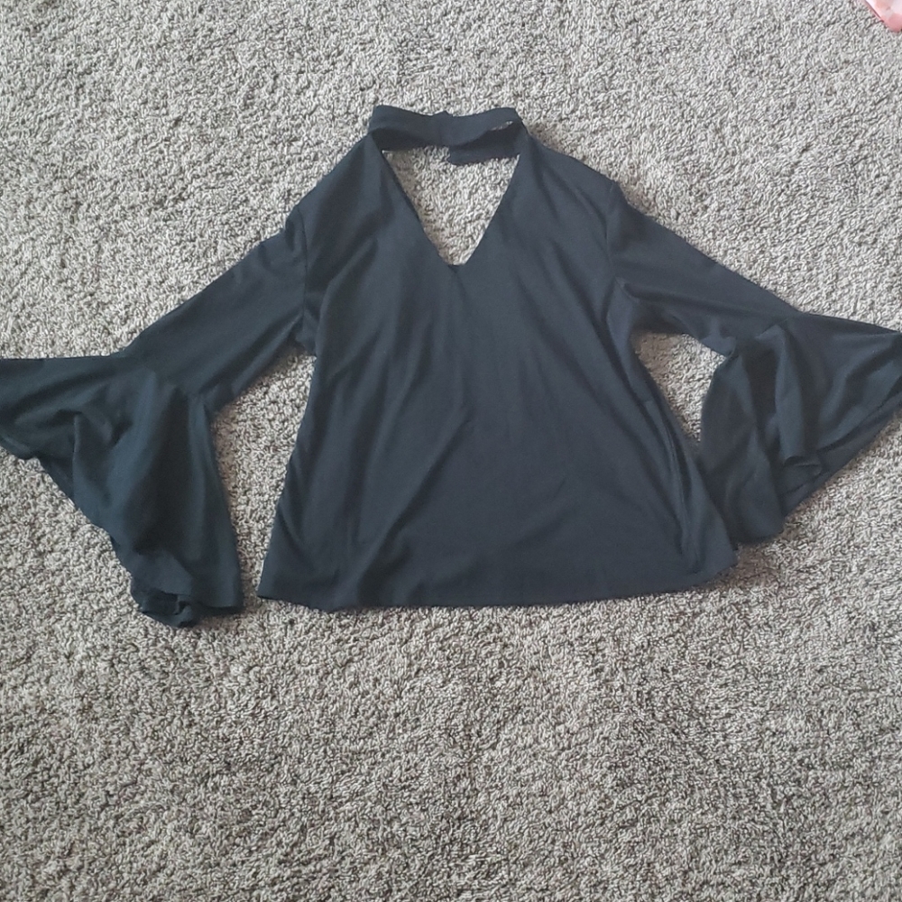 Bell sleeve shirt
